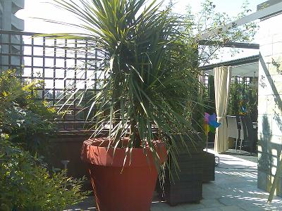 allestimento terrazzo con grigliati su misura